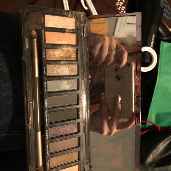 Authentic make up pallets; urban decay, ABH - Picture 3 of 4